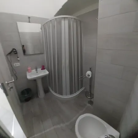 아 두에 파시 다 단테 B&B *