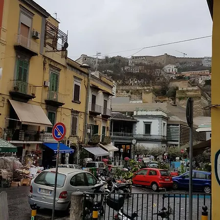 A Due Passi Da Dante Bed & Breakfast Neapol
