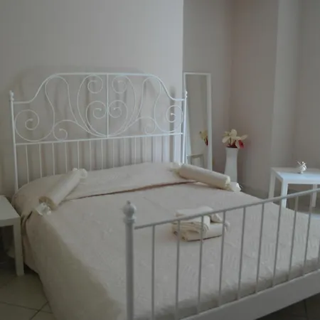 아 두에 파시 다 단테 B&B
