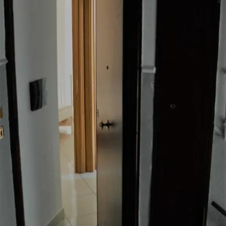 아 두에 파시 다 단테 B&B 나폴리