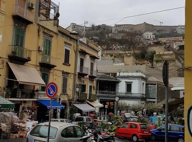 A Due Passi Da Dante Bed & Breakfast Napoli