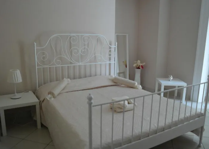 A Due Passi Da Dante Bed & Breakfast