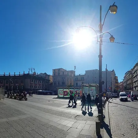 Panzió A Due Passi Da Dante Nápoly